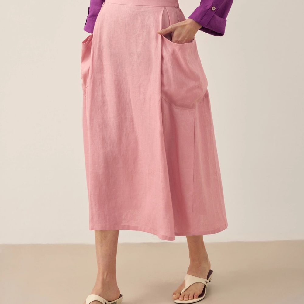 Chic Pink Midi Skirt with Pockets